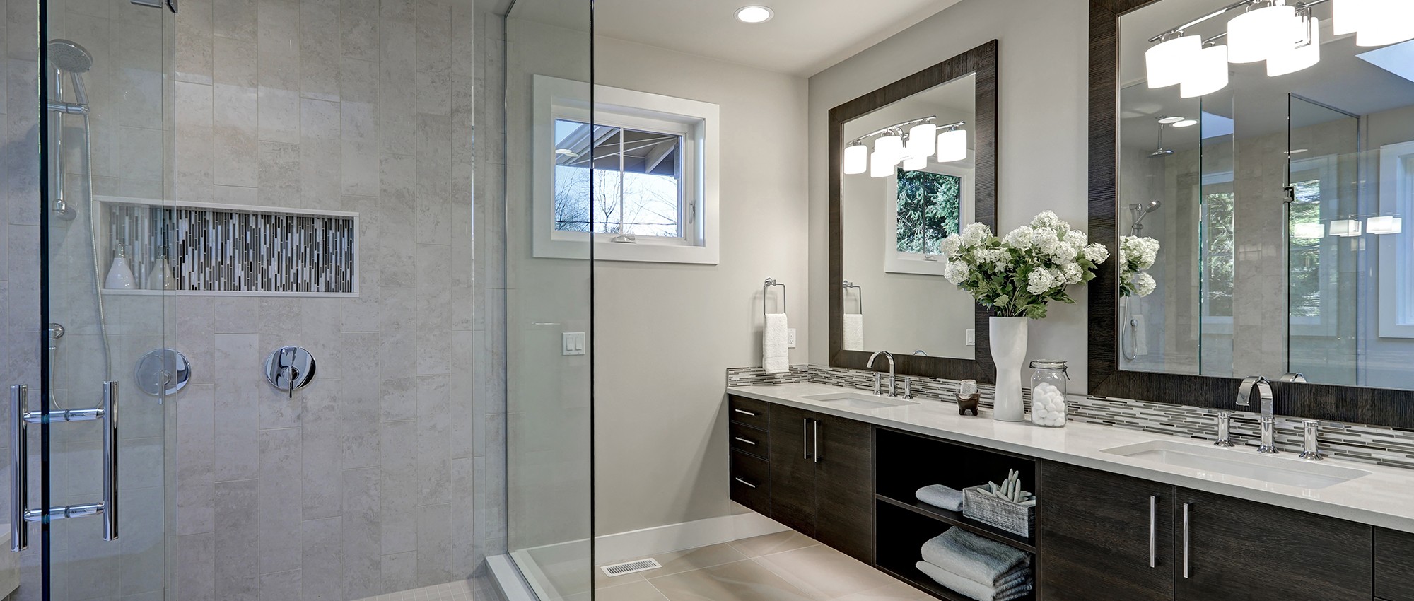 13 benefits of installing custom shower glass in bathrooms